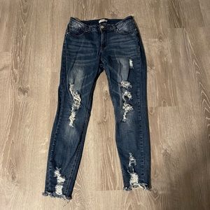 Distress refuge jeans